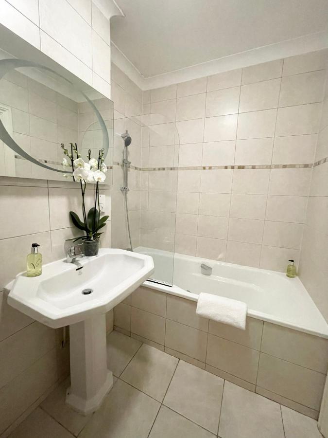 Grosvenor Gardens Apartments Лондон Экстерьер фото